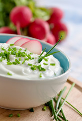 frischer quark mit kräutern
