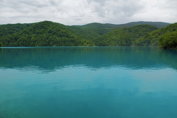 Fototapeta na wymiar Lac de plitvicka en croatie
