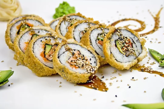 Frittierte Sushi Stock-Foto | Adobe Stock