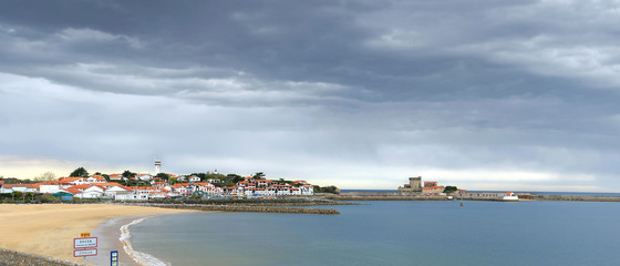 Panorama de la ville de Socoa au pays Basque - obrazy, fototapety, plakaty