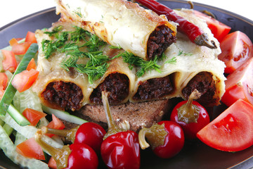 cannelloni with tomato and peppers