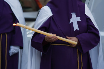 Nazareno sosteniendo cirio - obrazy, fototapety, plakaty