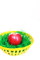 Apfel im Osternest