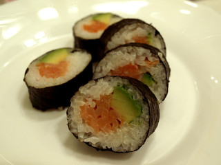plat de sushis