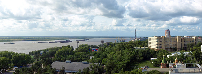 Fototapeta na wymiar Panorama Amur in Chabarowsk Blickrichtung Norden