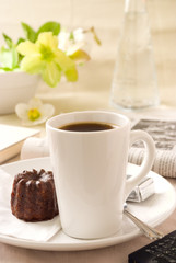 コーヒーとカヌレ