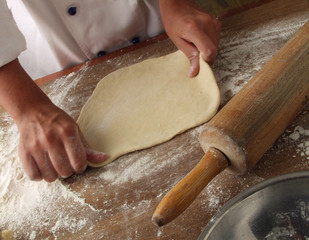 Sutil masa para pizza.