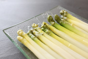 Asperges fraîches