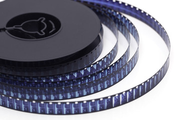 Bobine de film 8 millimètres sur fond blanc