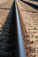 Eisenbahnschiene im Abendlicht