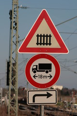 Schild Bahnübergang