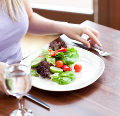 Obraz na płótnie Canvas Close-up of a plate of salad