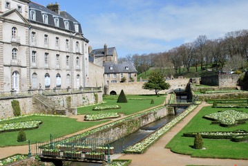 Le jardin et les remparts de Vanne