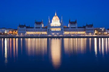 Obraz na płótnie Canvas Budapest, Hungaryan Parliament, Hungary