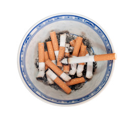 Portacenere con sigarette