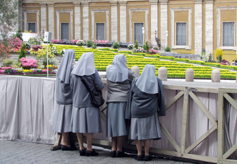 Suore in vaticano