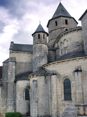 Fototapeta na wymiar Eglise d'Ayen dordogne architecture