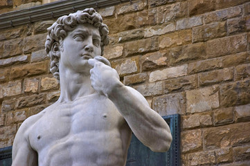 the david statue in florence, italy