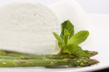 mozzarella and asparagus