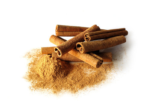 B&acirc;tons et poudre de cannelle