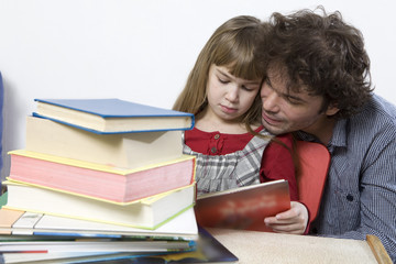 the curl father and daughter read book