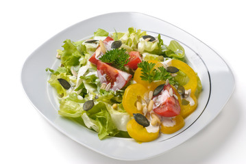 Salat mit Paprika und Kürbiskernen