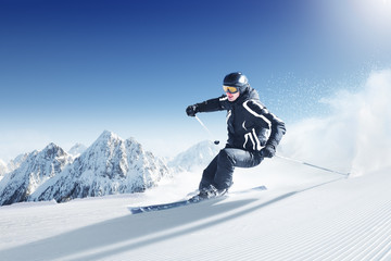 Skifahrer im Hochgebirge - alpen
