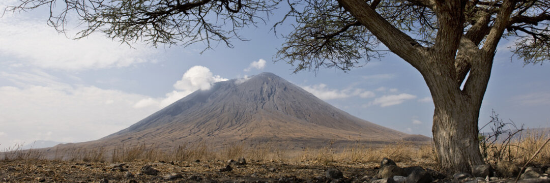 Tanzani volcano, Ol Doinyo Lengai, Tanzania, Africa