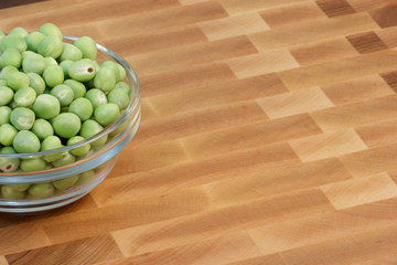 green beans  on fine cutting board