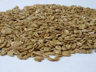 Dinkelflocken gestreut