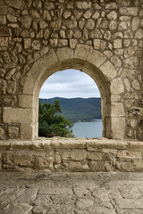Obraz premium Medieval window view