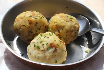Semmelknödel