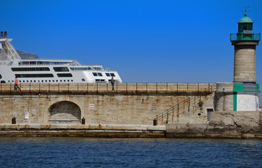 bateau a quai