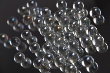 Perlen schwebend