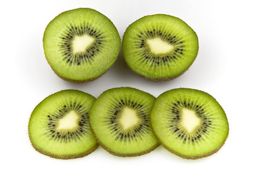 Fresh and ripe slices of kiwi fruit
