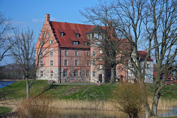 Fototapeta na wymiar Pałac i park w Meklemburgii Ulrichshusen