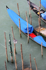 Obraz premium Gondolas moored in Venice
