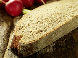 Brotzeit mit Radieschen