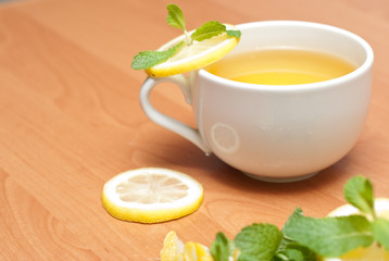 tea with lemon and mint