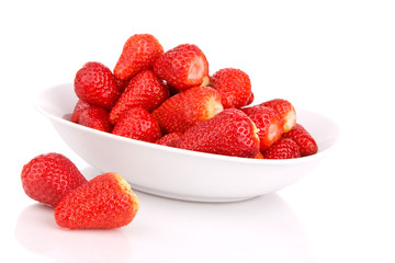 Erdbeeren in einer Schale isoliert