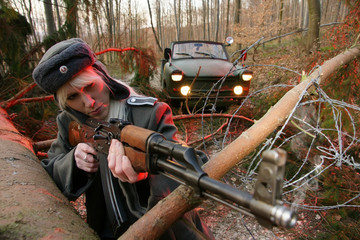 Frauen an der Waffe 12