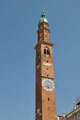 Fototapeta premium Średniowieczna wieża_ Piazza dei Signori w Vicenza_02