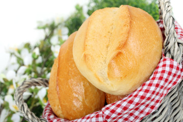 Brötchen im Korb