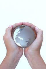 enfant protégeant notre planete