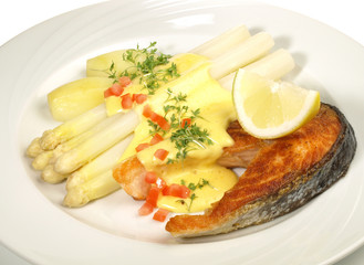 Spargel mit Lachssteak