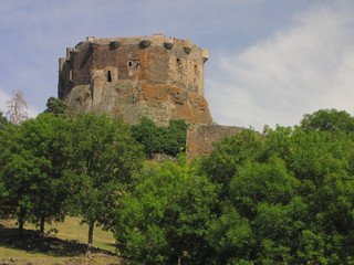 Château Rocher de Murol, Massif central ; Mont Dore