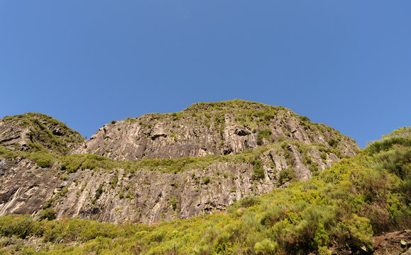 Lombo do Mouro, Mad&egrave;re