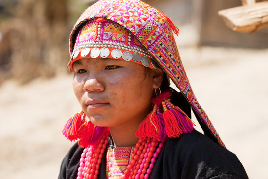 Portrait Akha Frau von Laos