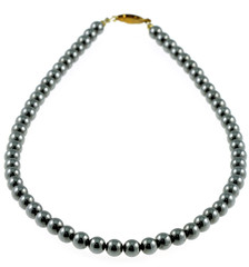 collier hématite, fond blanc