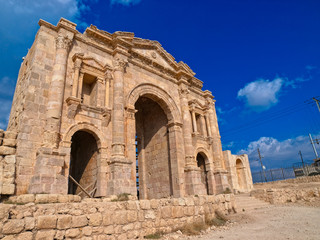 Fototapeta na wymiar Hadriana Łuk Triumfalny w Jerash